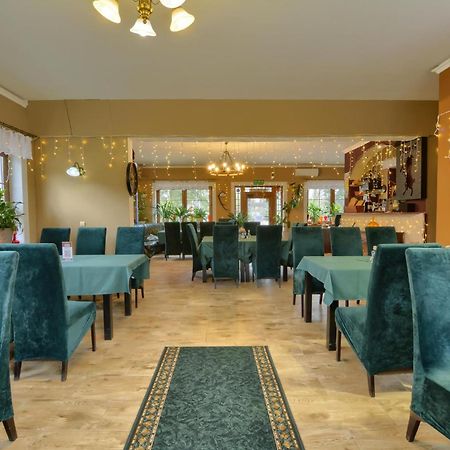 Zajazd Karlow Restauracja & Pokoje Goscinne Esterno foto