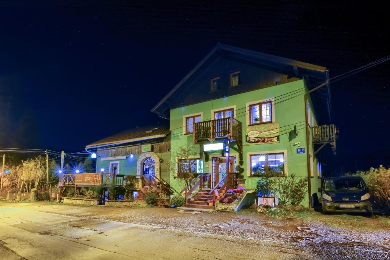 Zajazd Karlow Restauracja & Pokoje Goscinne Esterno foto
