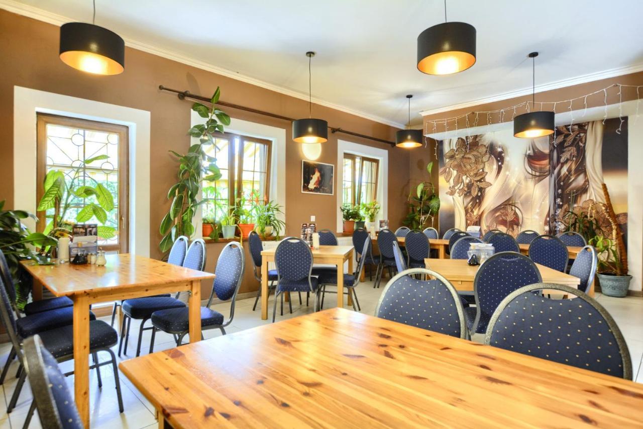 Zajazd Karlow Restauracja & Pokoje Goscinne Esterno foto