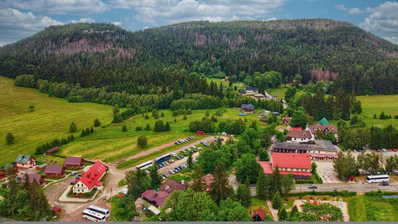 Zajazd Karlow Restauracja & Pokoje Goscinne Esterno foto