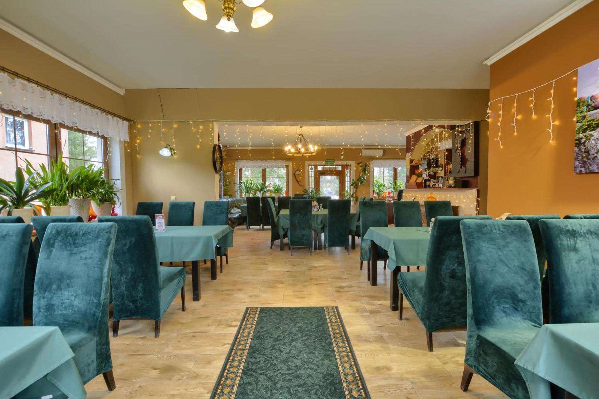 Zajazd Karlow Restauracja & Pokoje Goscinne Esterno foto